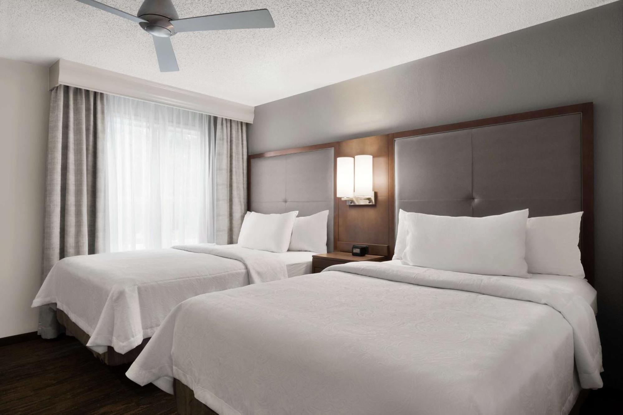 Addison Suites Eksteriør bilde